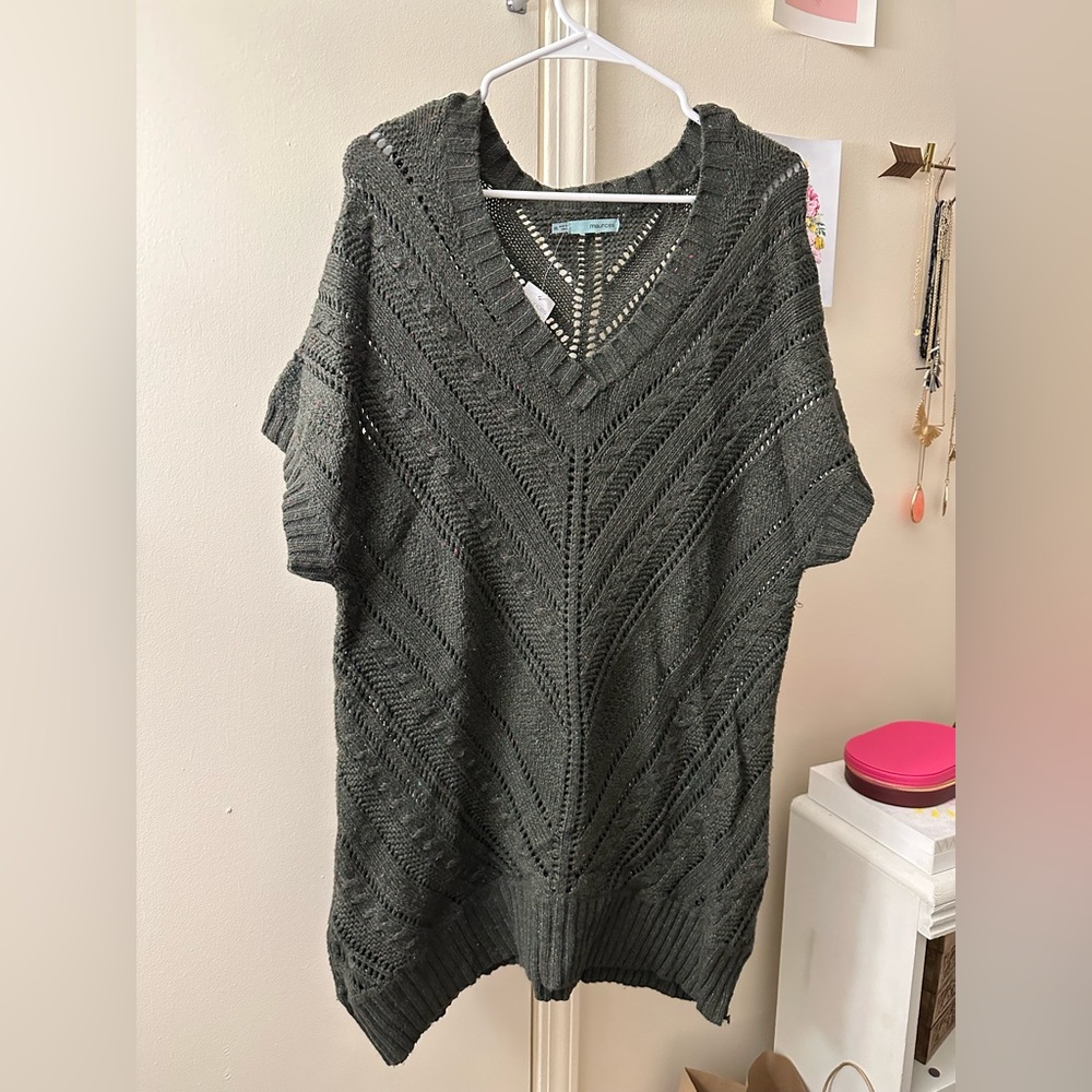 Maurice’s dark green sweater (long / dress)